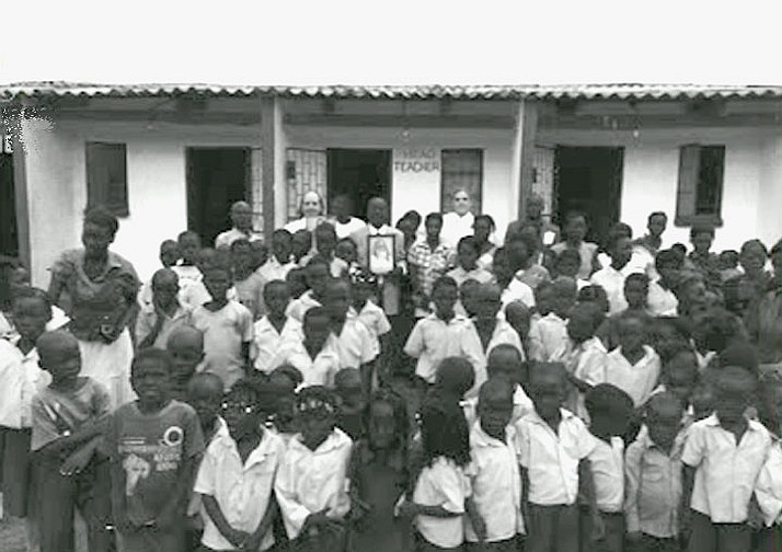 ZambiaMschoolLusakaKids.jpg - Zambia: Dr Bevan Morris visited a Consciousness-Based Education school recently founded in Lusaka, where he found a high level of happiness and motivation to learn in students who would likely not be attending school at all.