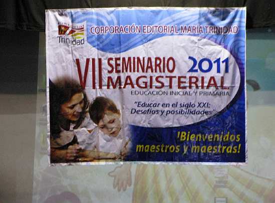 01-Peru.jpg - Dr Javier Ortiz, National Director of Peru for the Global Country of World Peace, was invited to address an event hosted by education officials in conjunction with a non-governmental organization focused on education initiatives.