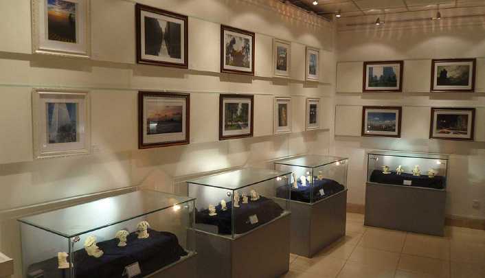 17China.jpg - The student art gallery of the prestigious high school in Beijing.