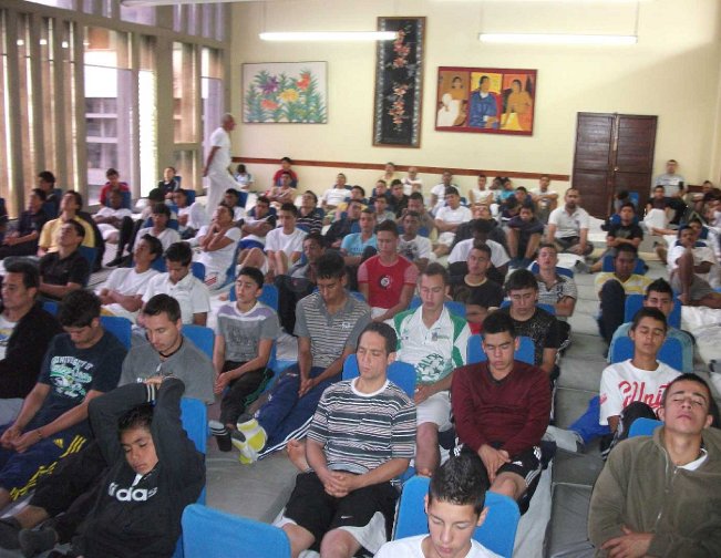 37_Columbia.jpg - 7 August 2012Twice-daily practice of Transcendental Meditation has proved so highly effective in improving the students' lives that it is now a top priority in the rehabilitaion centres. The students take a serious attitude about all aspects of their rehabilitation, including regular practise of TM and the advanced programmes.