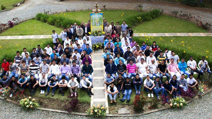57_Columbia.jpg - 7 August 2012Graduates of the most recent Transcendental Meditation-Sidhi programme offered to youth from five different regions of Colombia and to children living in the Fundacion Hogares Claret youth rehabilitation centres.