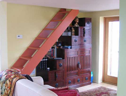 93.jpg - Efficient use of every space.
