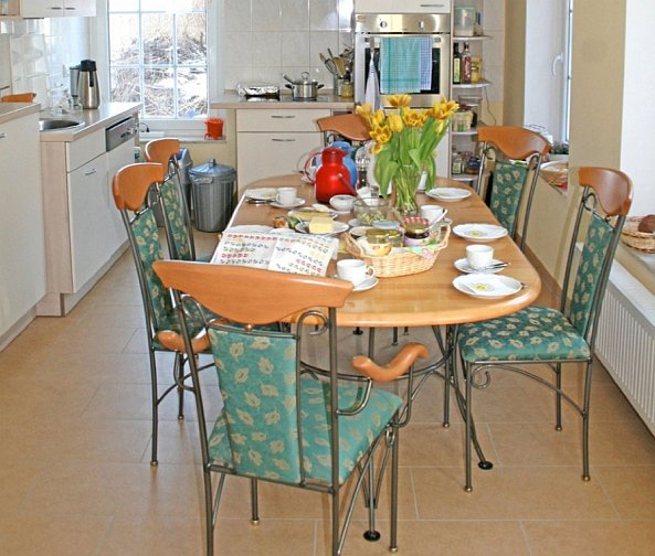 Slide16.jpg - The kitchens in the Maharishi Peace Palace are efficient and easy to use while at the same time affording staff a comfortable dining atmosphere.