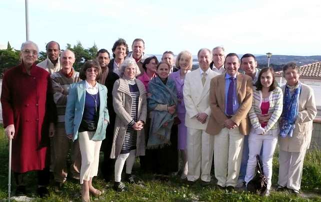 08.jpg - Tour members based activities in southern France from a gracious Vastu house in Narbonne, and held inspirational talks and planning sessions with Meditators, administrators and teachers of the Transcendental Meditation Programme from the area. The sessions were enthusiastically received by participants.