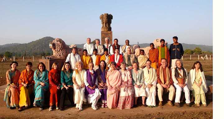France_02_Group.jpg - French practitioners of Transcendental Meditation enjoyed their course and deepening experiences during meditation while in the Brahmasthan (auspicious centre) of India, home of Maharishi Vedic Pandits.