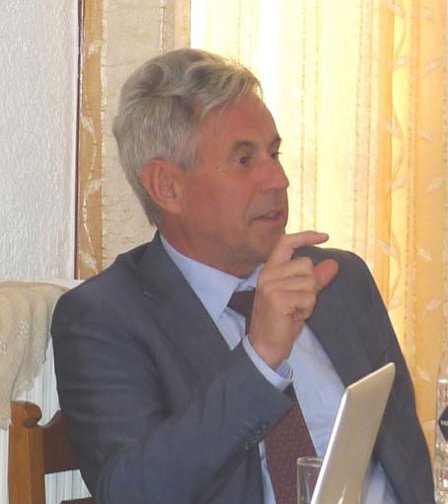 294.jpg - Dr Ior Guglielmi, administrator for Maharishi?s projects in Greece, spoke at length and in detail about plans for the future.