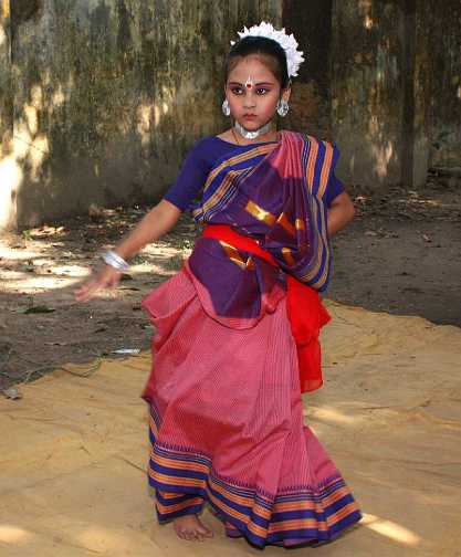 India_36.jpg - 3 July 2012 reportKolkata: A young student performs a traditional Indian dance.