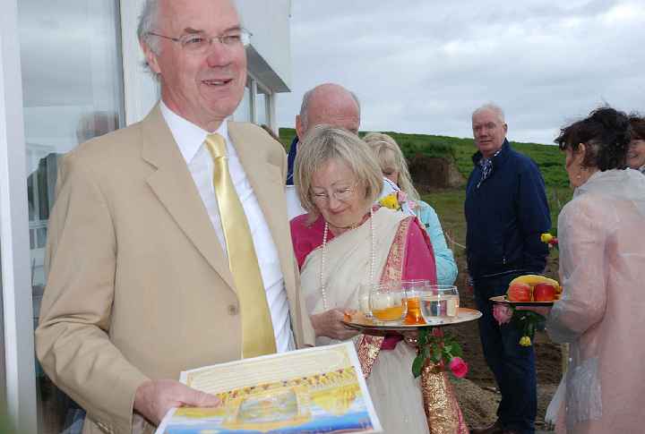 011Ire.jpg - 27 August 2014 Dr Joe Hayden, national director for the Transcendental Meditation programme in Ireland, with Irish practitioners of Transcendental Meditation as they prepare for the inauguration of the Maharishi Peace Palace on July 4, 2014. 