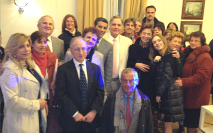 ItalyGrp.jpg - Italian practitioners of Transcendental Meditation surround Dr Morris (centre) after his talk in Napoli. The main organizer of the meeting, Judge Roberto, stands in front.