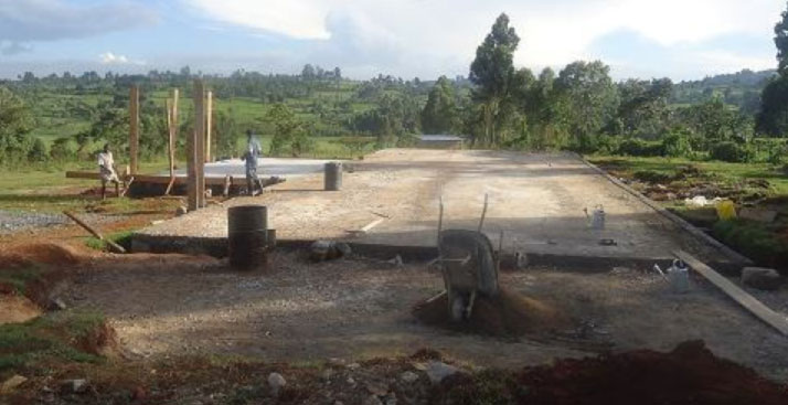 kenya9.jpg - Once the construction is completed, a group of 75 mothers (families?) from Nandi Hills who practice Transcendental Meditation plan to start an organic farming project on the fertile land surrounding the building.