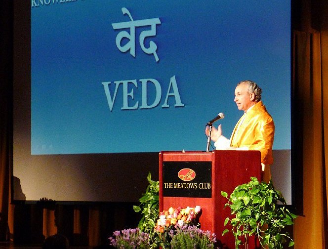 Image-63.jpg - The mostly Indo-American audience at the Meadows Club had little or no previous familiarity with Maharishi Vedic Science and its practical applied technologies.