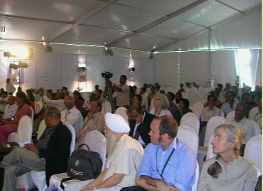 SchneiderIndia.jpg - 2 May 2012Bangalore, India: The audience at Dr Schneider's seminar during the International Congress on Yoga and Naturopathy.