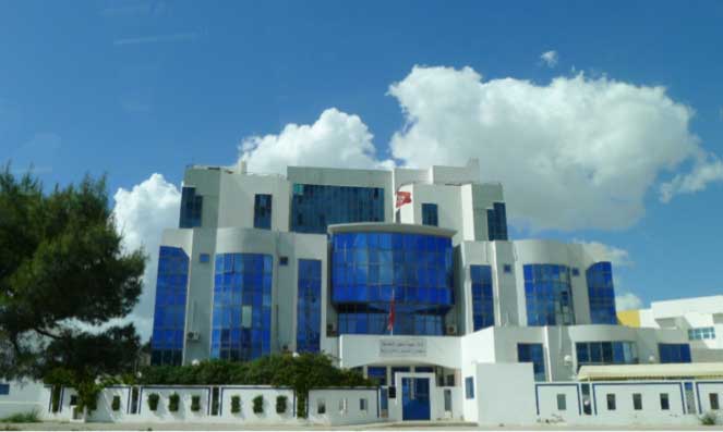 008.jpg - This building shows the modern side of Tunis. Tourism and agriculture are major factors in the country's economy.