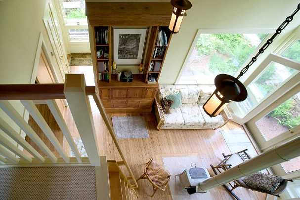 69.jpg - North Carolina, USA: The house is exquisitely finished in every respect, and shows that a tiny house can be as aesthetically beautiful as a larger house.
